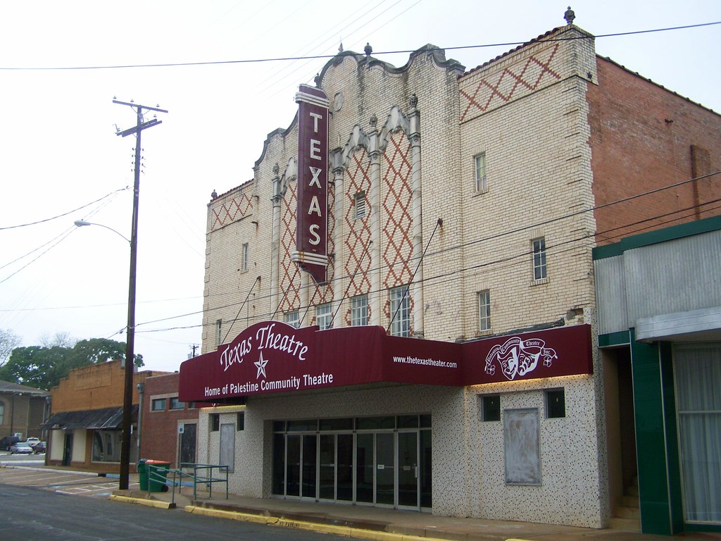 Texas Theater Palestine TX (1) The Texas Theater opened i… Flickr