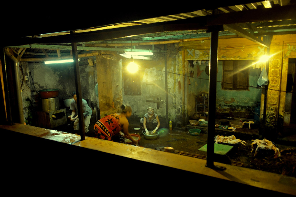 Slaughterhouse by night Slaughterhouse workers late at nig… Flickr