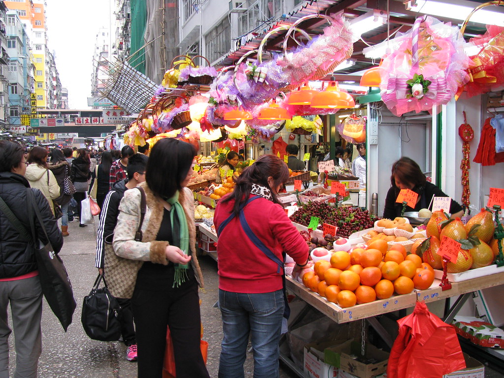 Ladies Market A fruit stand at the beginning of Tung Choi … Flickr