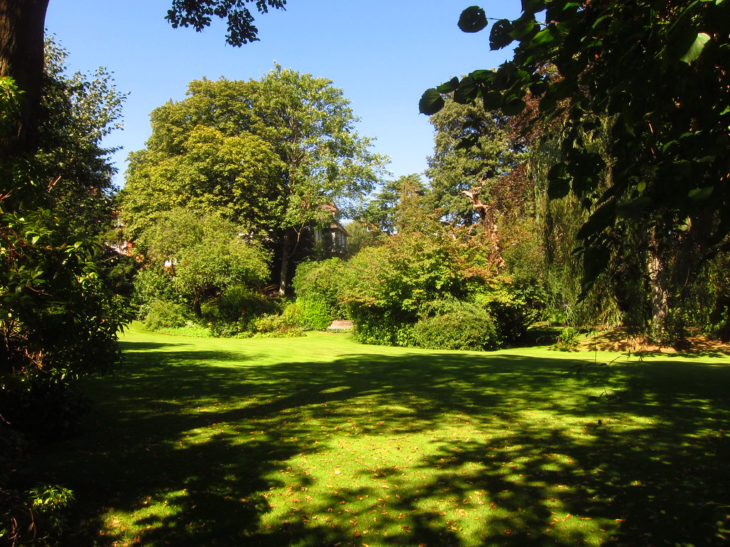 Gainsborough Gardens, Hampstead Laura Nolte Flickr