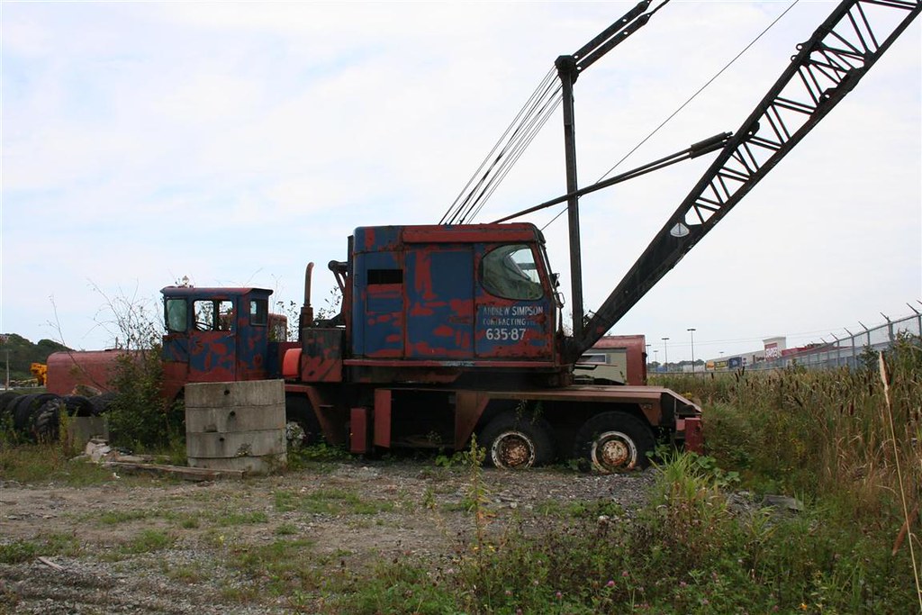 Ancienne grue old crane (2) SaintJean Nouveau