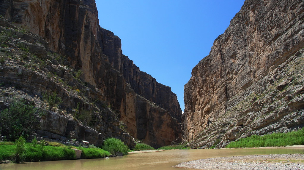 DSC02845 Big Bend. Mexico on the left and U.S. on the righ… Flickr