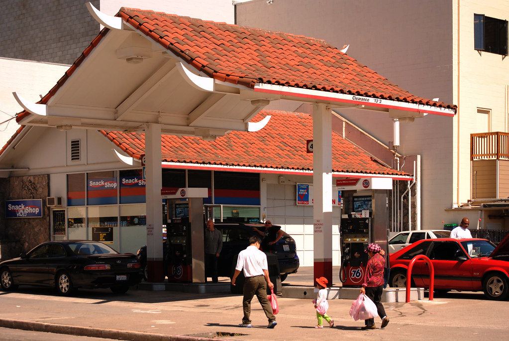Chinatown Gas Station Even the gas stations in Chinatown g… Flickr