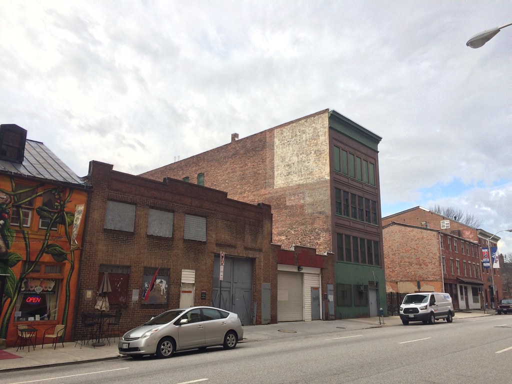 Vacant warehouse/industrial building (1914), 723 W. Pratt … Flickr