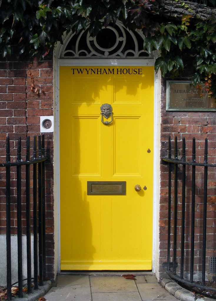 yellow door Yellow door of Twynham House, Lymington. picqero Flickr