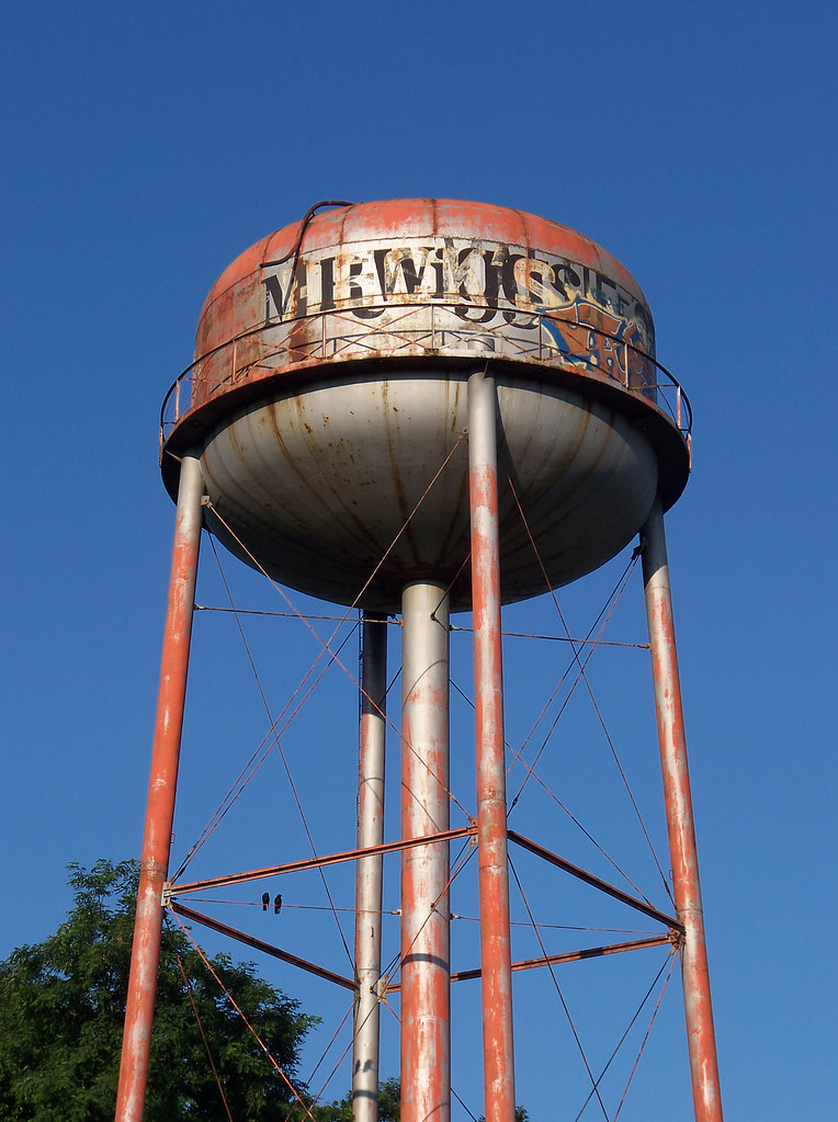 OH Wooster Mr Wiggs Water Tower Graffiti overtop Heck's … Flickr
