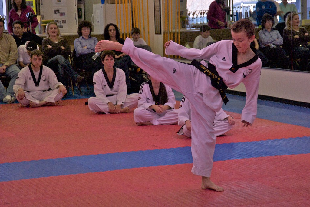 DSC_6918 Black Belt Testing Golden TaeKwondo Nov 2009 cid.dennis