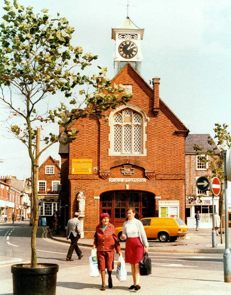 Leighton Buzzard Fire Station There was a building on this… Flickr