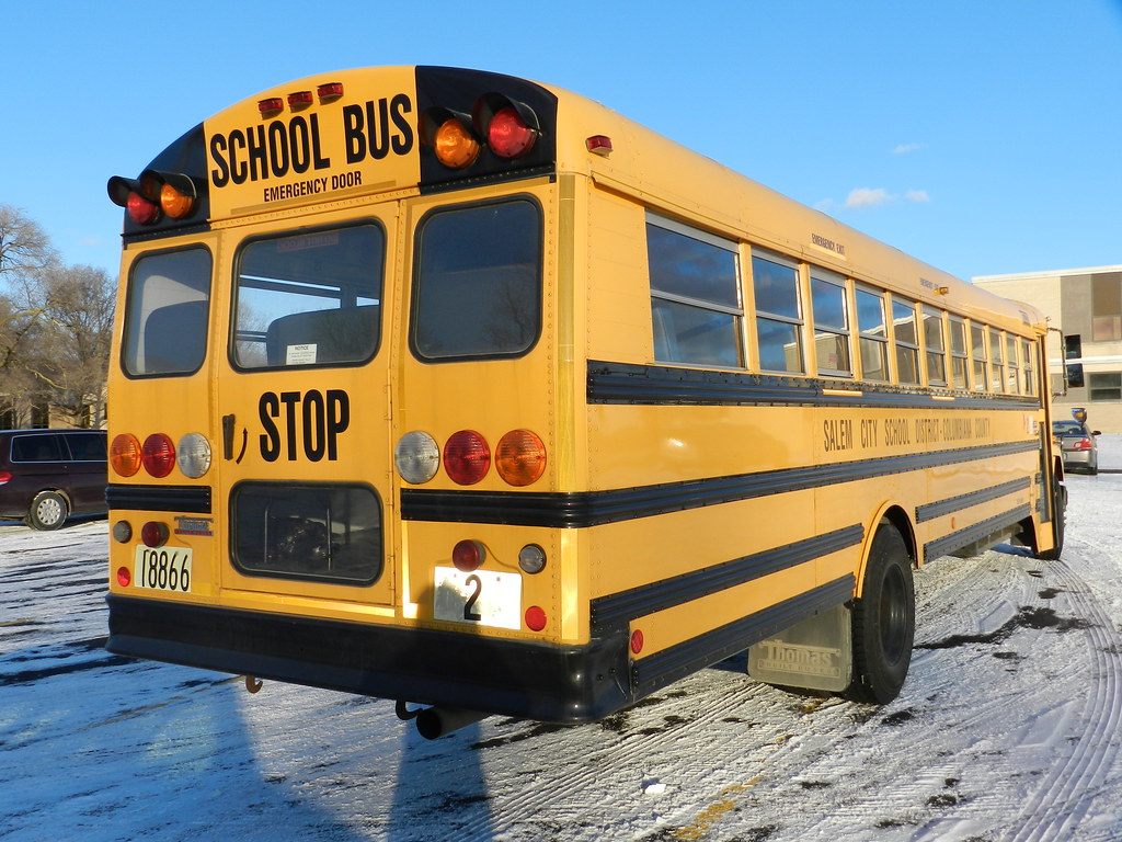 DSCN0926 Salem City Schools 2 2004 Thomas Freightliner; … Flickr