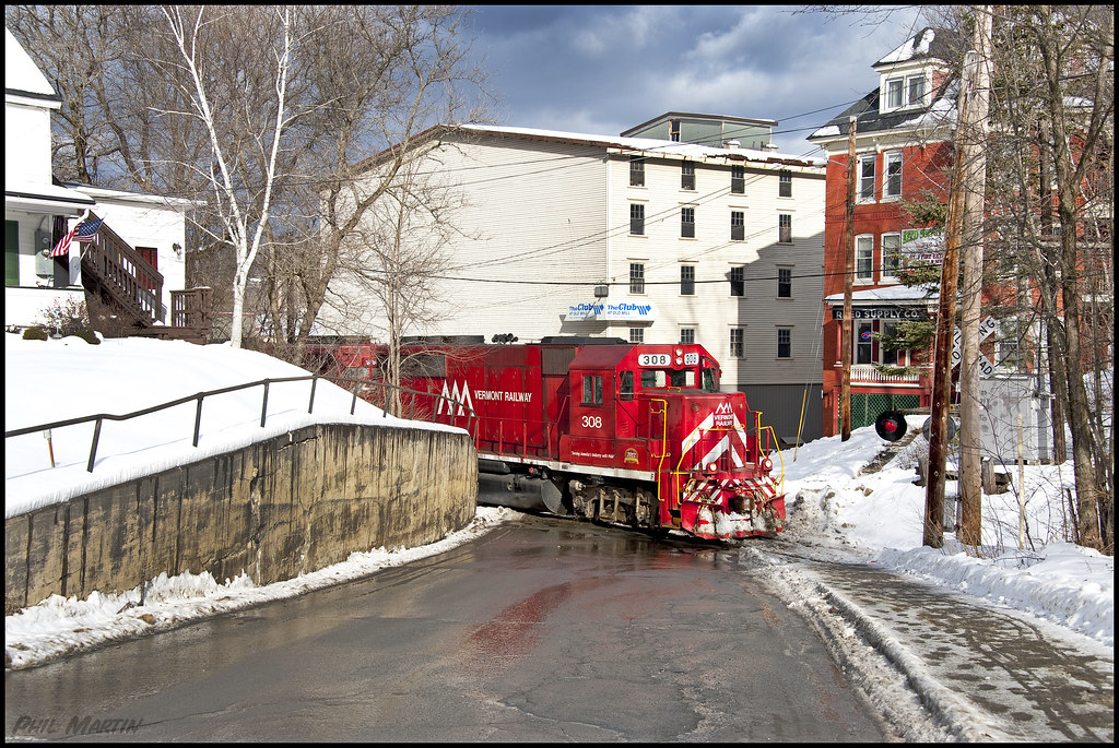 St. Johnsbury, VT Nobody in Vermont tears down old buildin… Flickr
