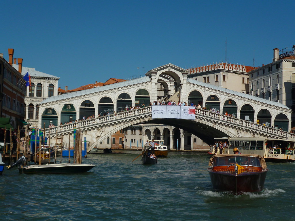 Rialto Bridge Ponte Rialto view from the water, looking … penanghill Flickr