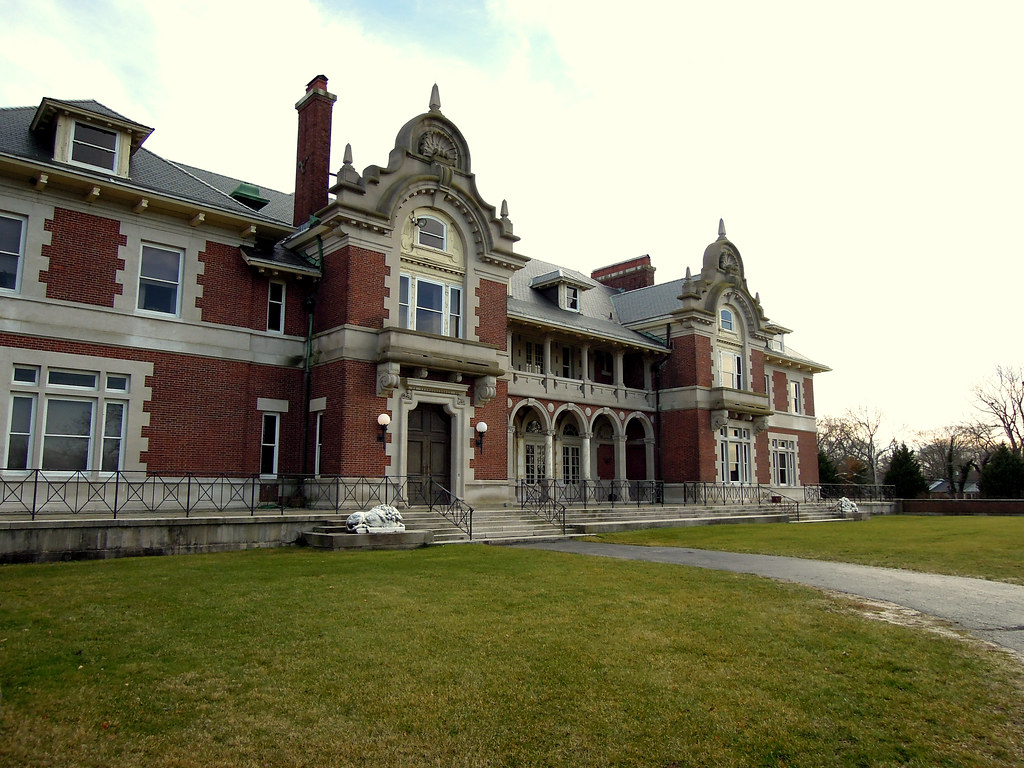 Flickriver Photoset 'Dowling College, Oakdale, NY' by Ed Dertinger