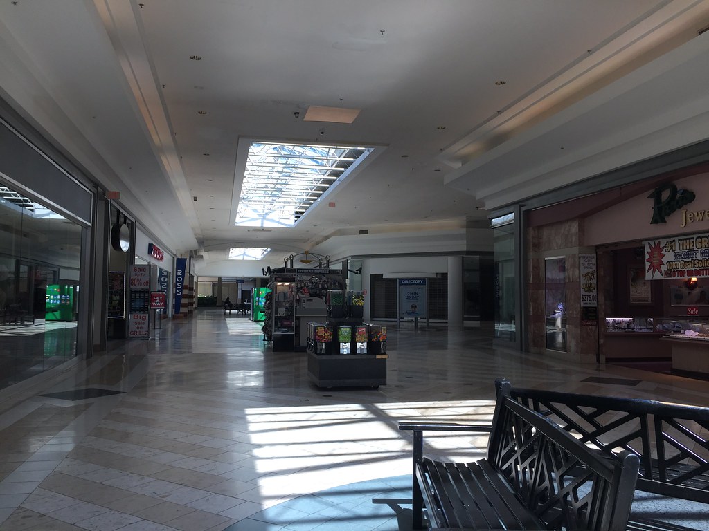 Military Circle Mall interior Military Circle Mall (1,013,… Flickr