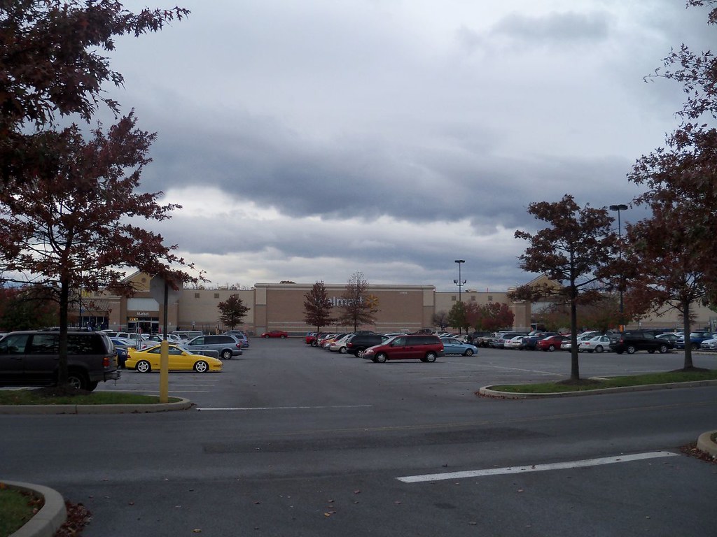 Huge WalMart Supercenter, in Hagerstown, Washington Count… Flickr