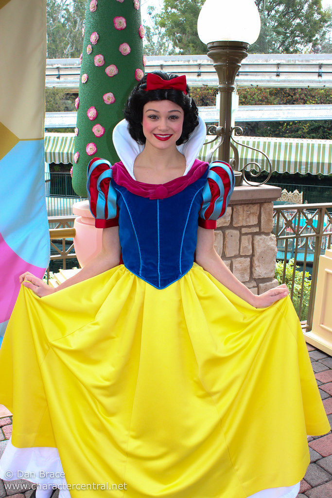 Princess Royal Walk Disneyland Park, Disneyland Resort in … Flickr