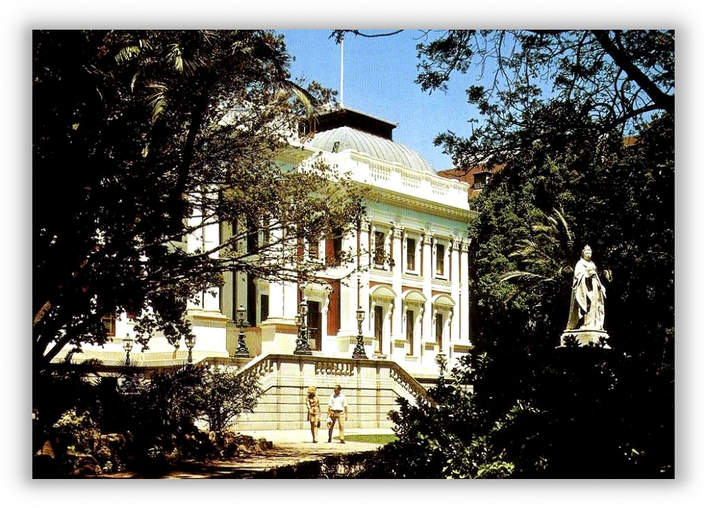 House of Parliament and Queen Victoria Statue, Cape Town Flickr