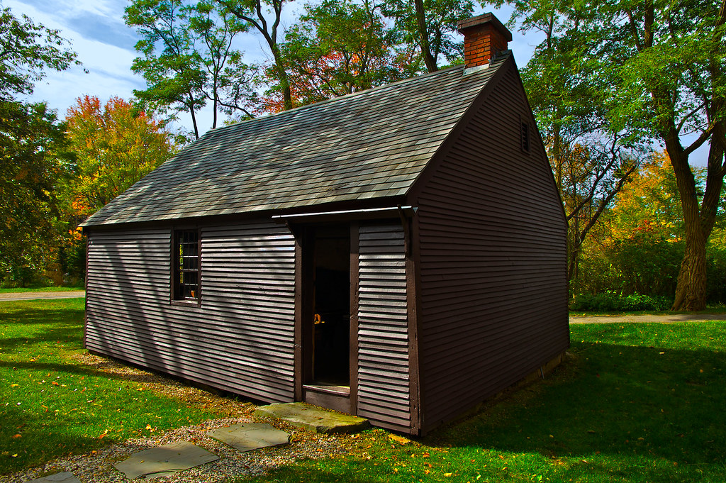 Colonial Schoolhouse It was built in Old York, Maine in 17… Flickr