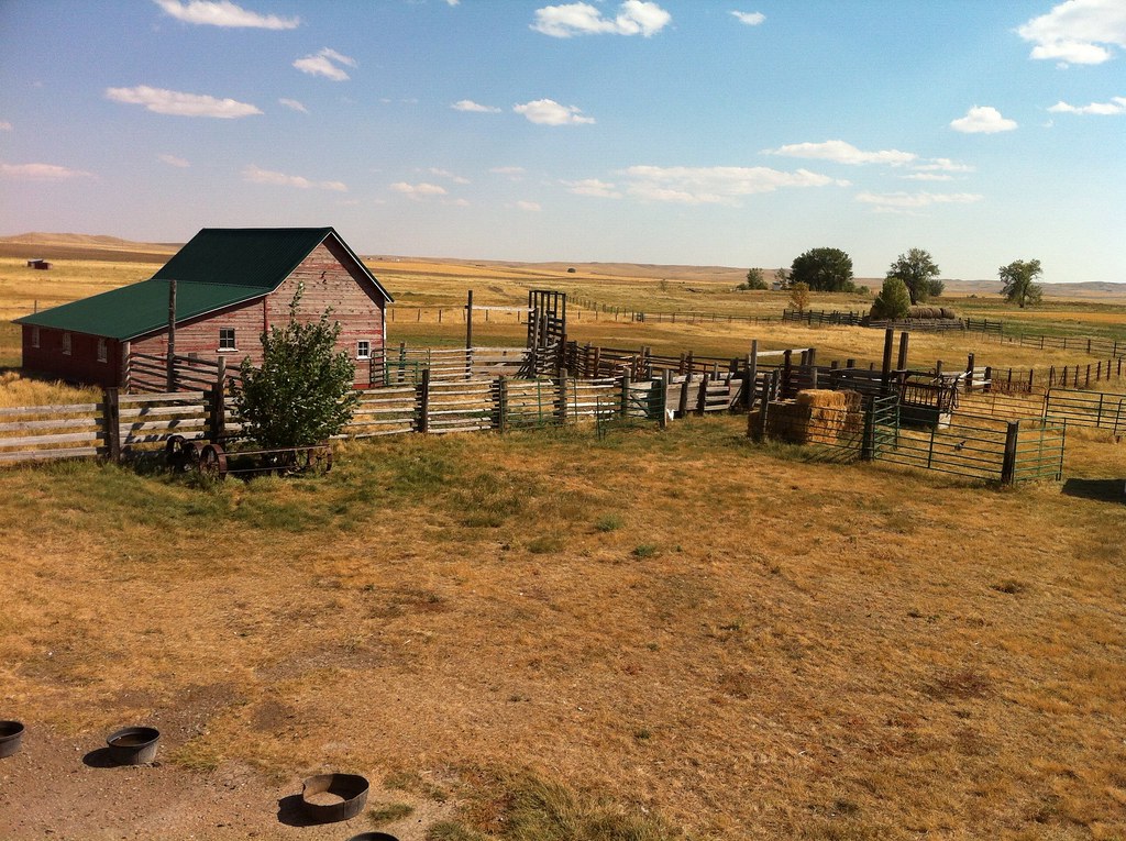 Montana farm Farm outside of Geraldine, Montana Daimon Eklund Flickr