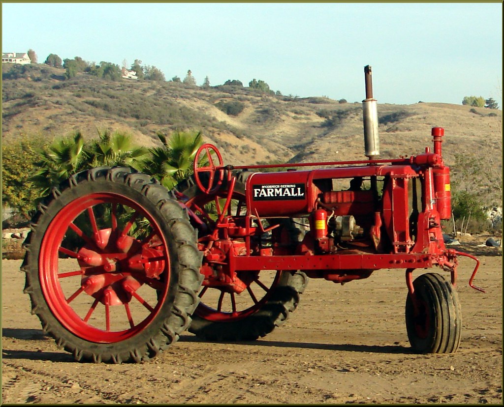 Live Oak Farms, Farmall 12912d (1 in a multiple picture … Flickr