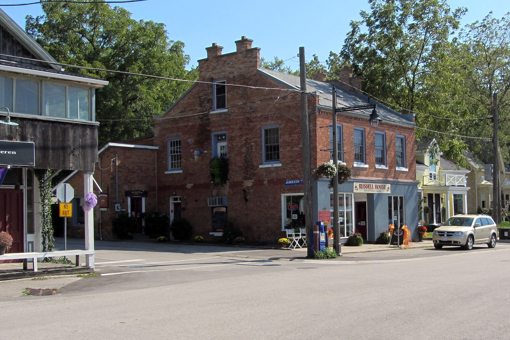 Russel House Port Stanley, Ontario. Loozrboy Flickr