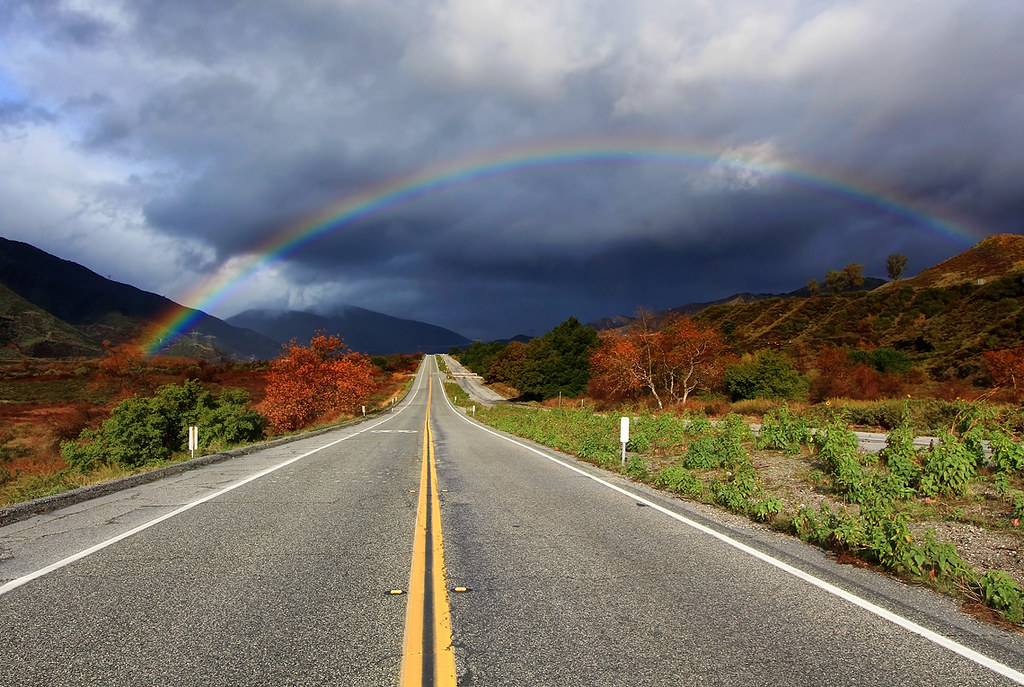 Rainbow over Historic Route 66 A full rainbow sits over Hi… Flickr