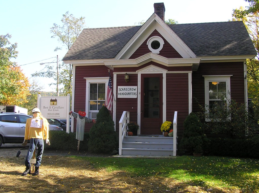 Construction Woman (Best & Cavallaro Real Estate) One of 3… Flickr