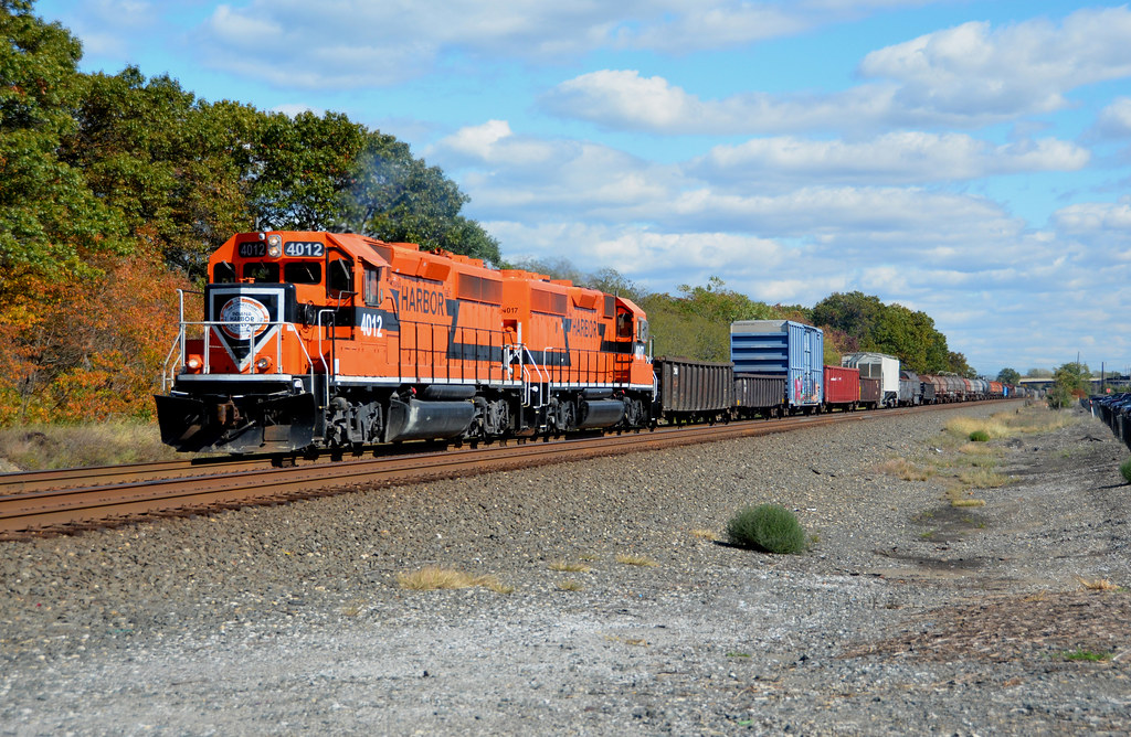 The "Harbor" leaving Burns Harbor An IHB job passes throug… Flickr