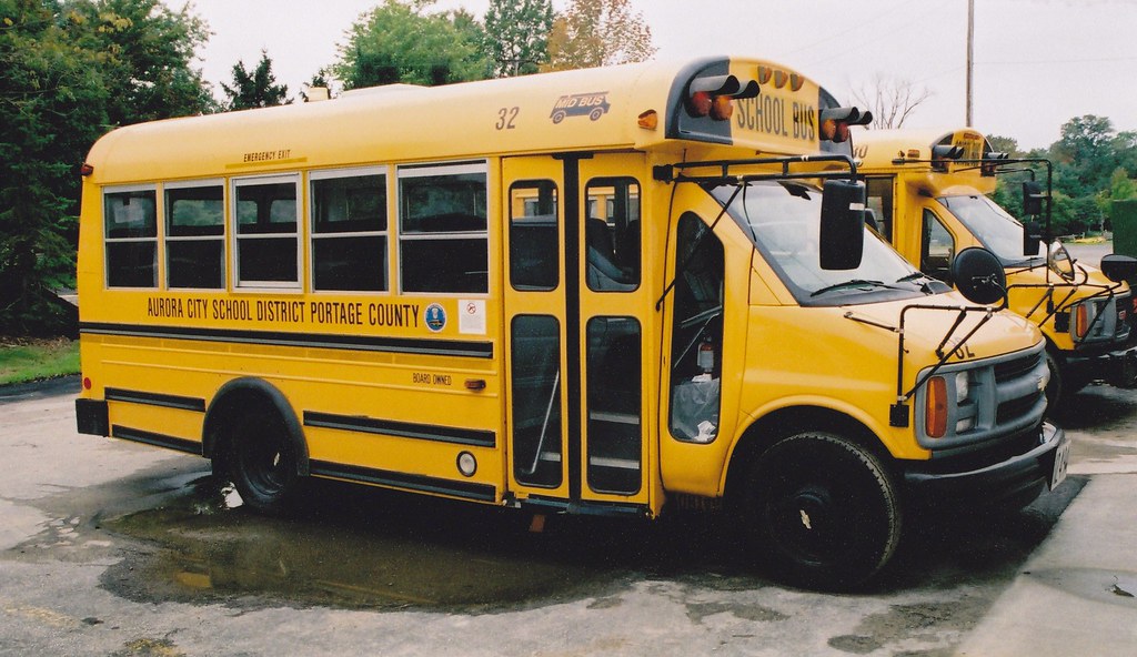 IMG_0001_NEW_0003 Aurora City Schools 32 2001 Mid Bus Gu… Flickr