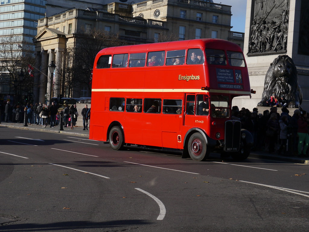 RT4421 (NXP775) 24 Trafalgar Square Richard Collins Flickr