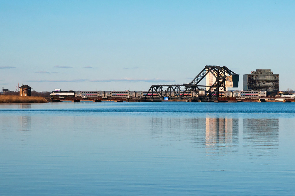 HX Drawbridge A westbound Bergen County Line train from Ho… Flickr