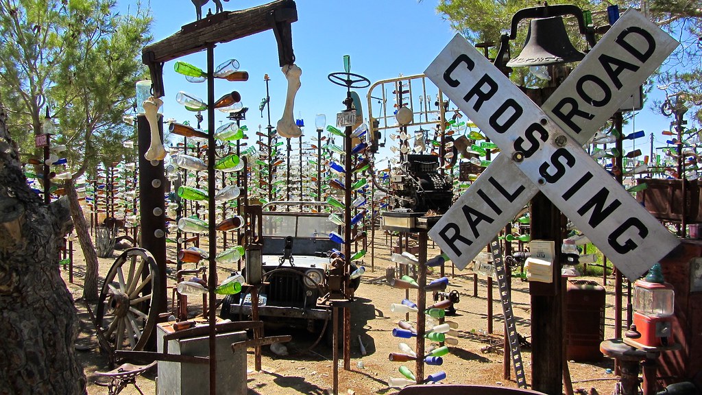 The weird and wonderful Bottle Tree Ranch In the middle of… Flickr