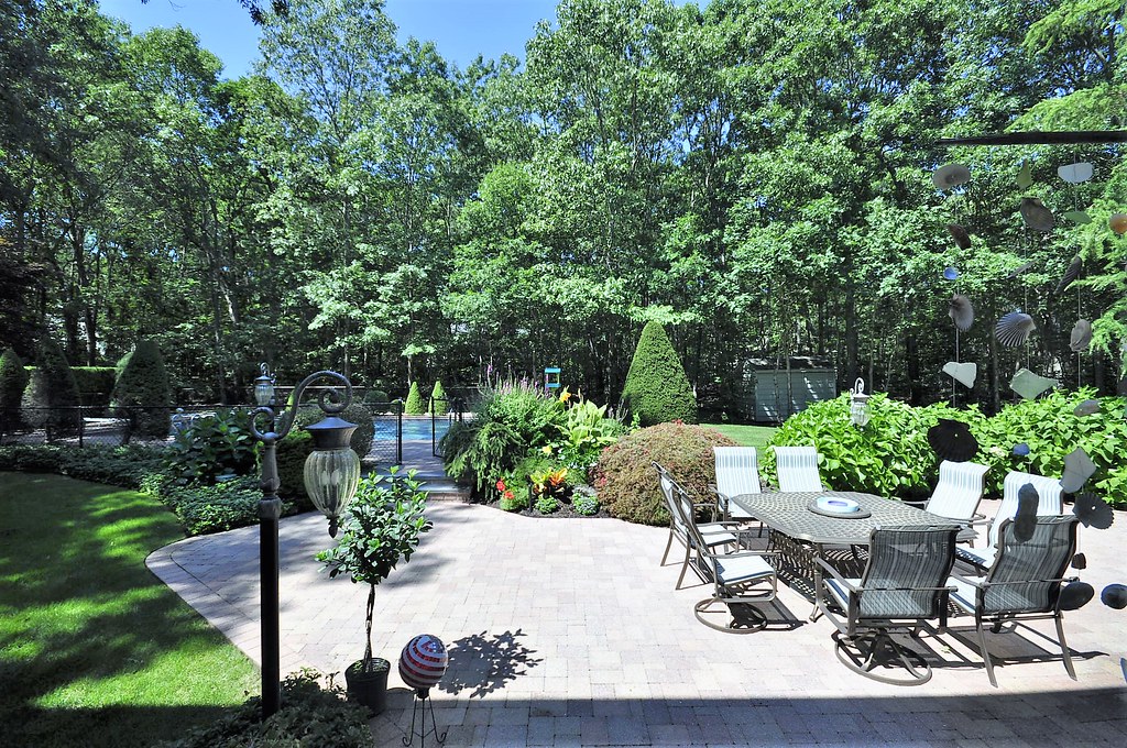Back Patio with Landscaping 16 Surrey Lane Manorville NY 1… Flickr