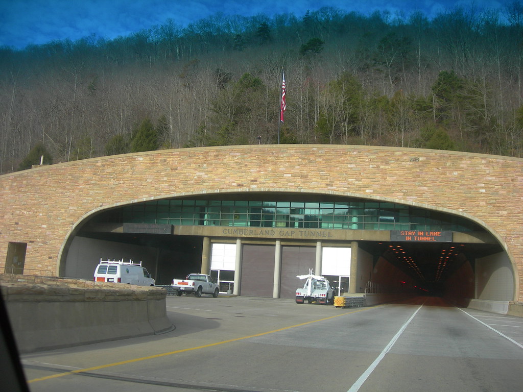 Cumberland Gap Tunnel It carries US Hwy 25W under the hist… Flickr