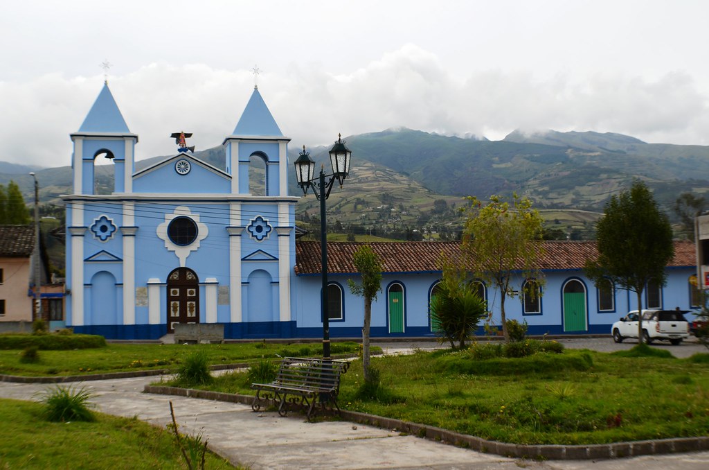 Parque e iglesia de González Suárez Otavalo Imbabura … Flickr