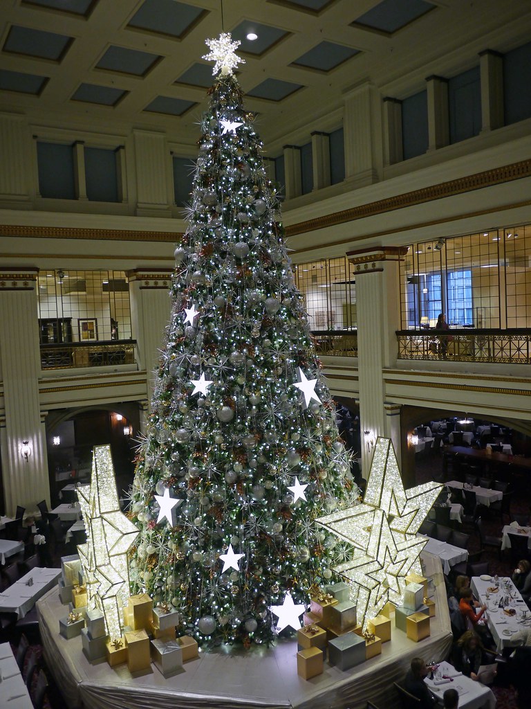 Macy's Walnut Room Chicago 2012 Christmas tree from the … Flickr