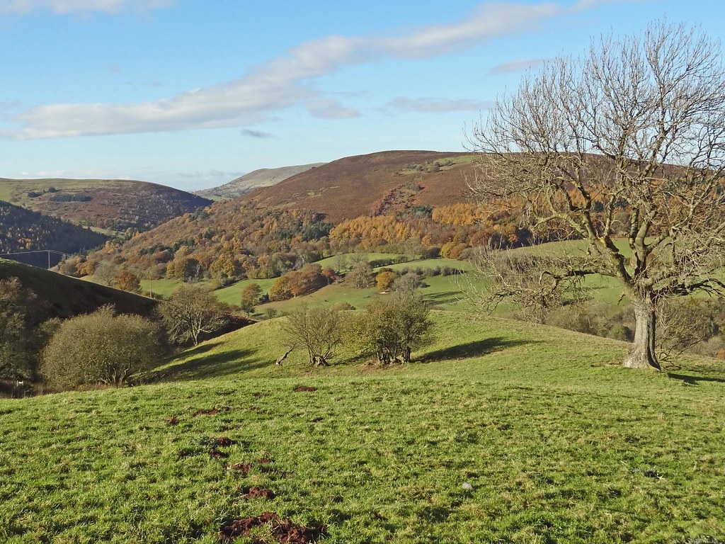 Looking west from Linley Hill With Black Radley in the cen… Flickr