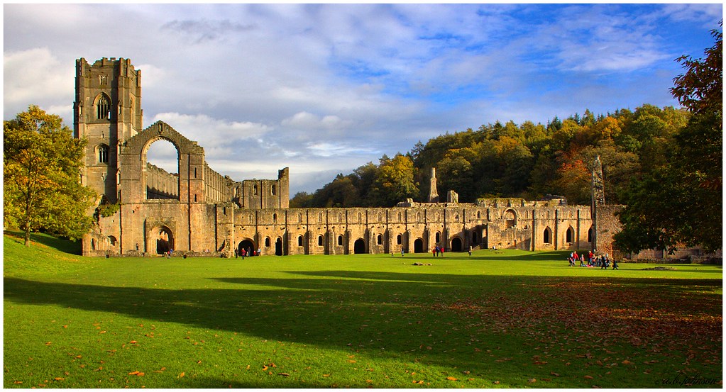 FOUNTAIN ABBEY Classic view of fountains abbey. fountains … Flickr