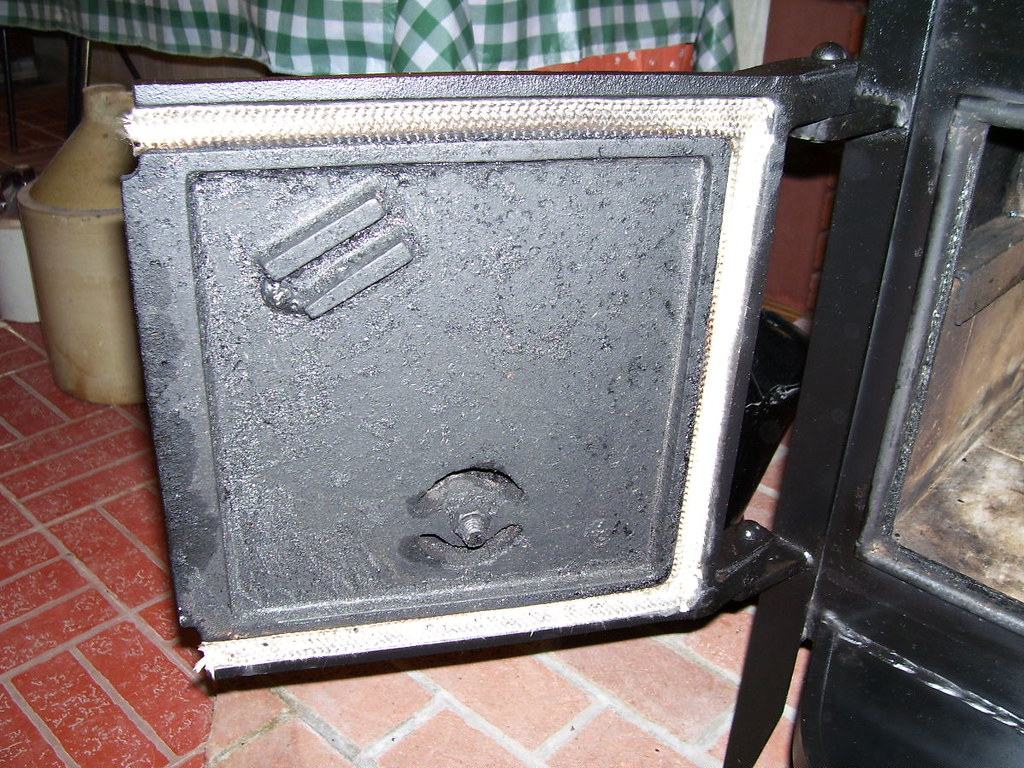 100_1201 Fisher Wood Stove Inside Left Door (Clean Gasket)… CJehle
