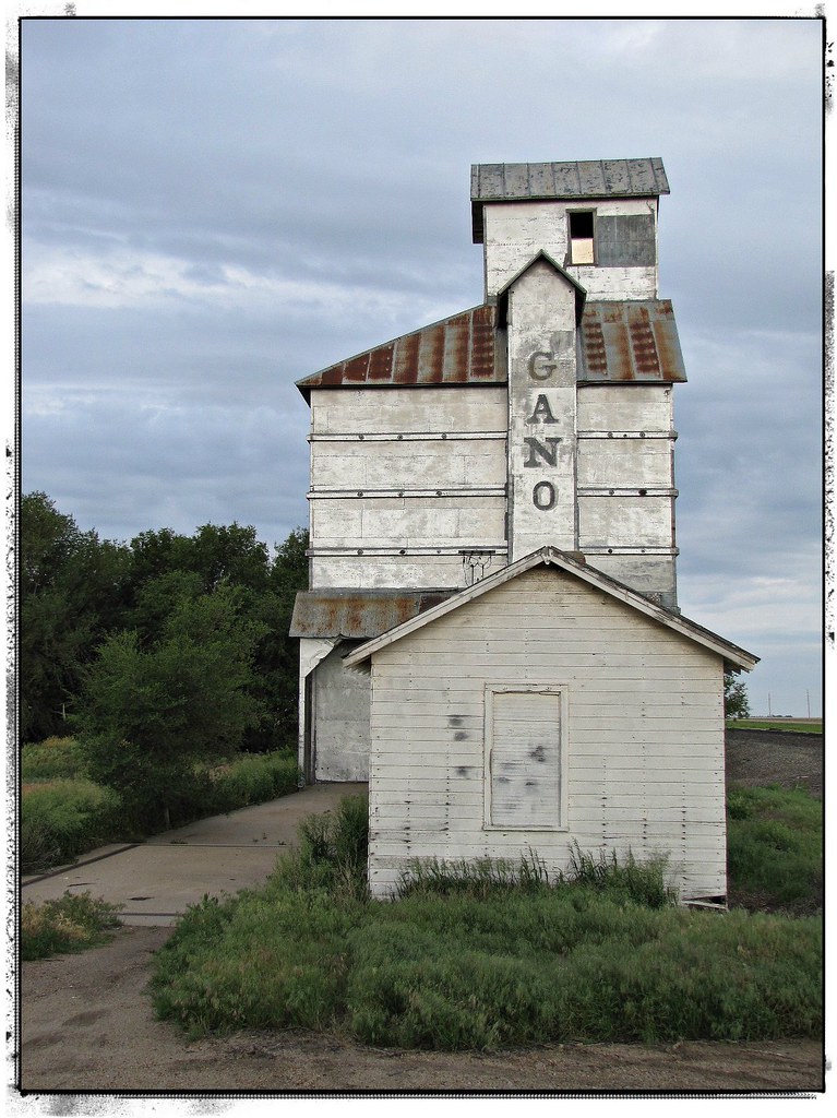 Elevators of Ardell, Kansas (2 of 4) From what I've read t… Flickr