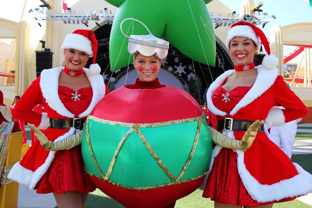 Macy's Holiday Parade demonstration at Universal Orlando 2… Flickr