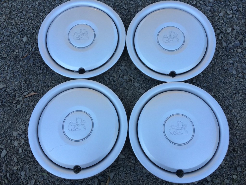 Holden VN Commodore Hubcaps Ryan Smith Flickr