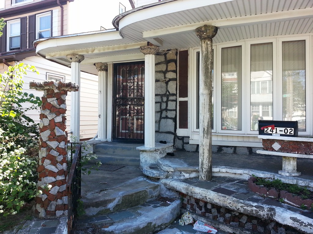 Stone house front Matt Green Flickr