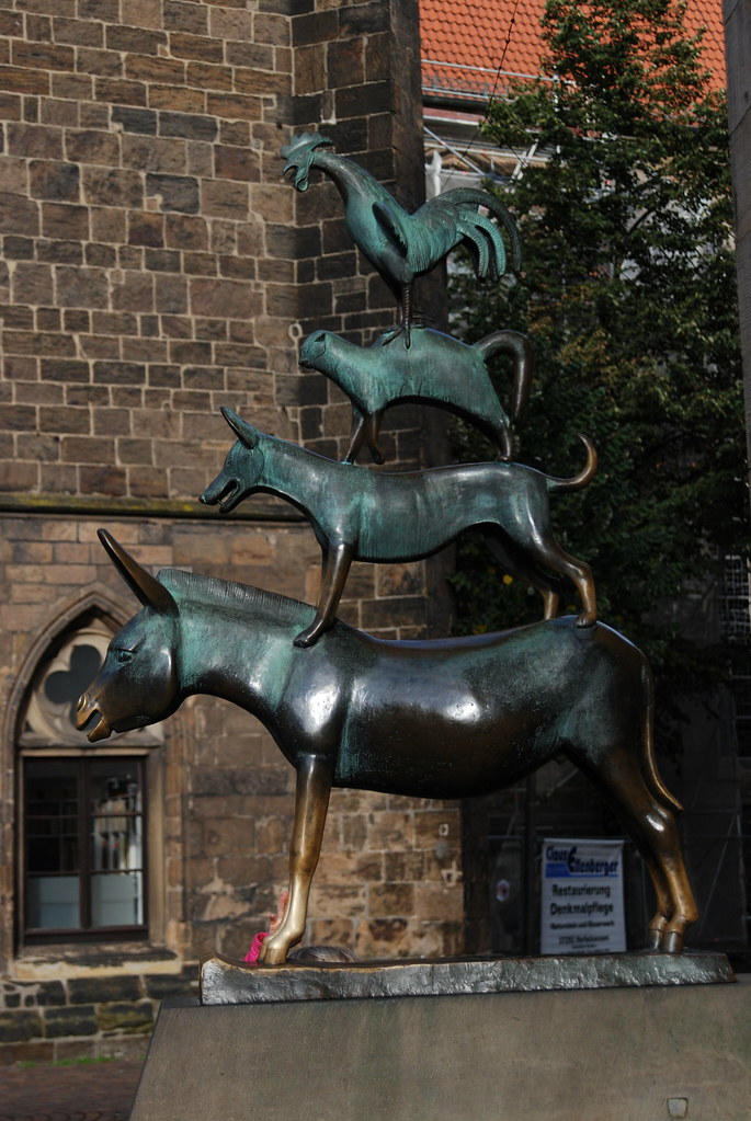 Bremen / October 6, 2012 With the statue of the Bremen Tow… Flickr