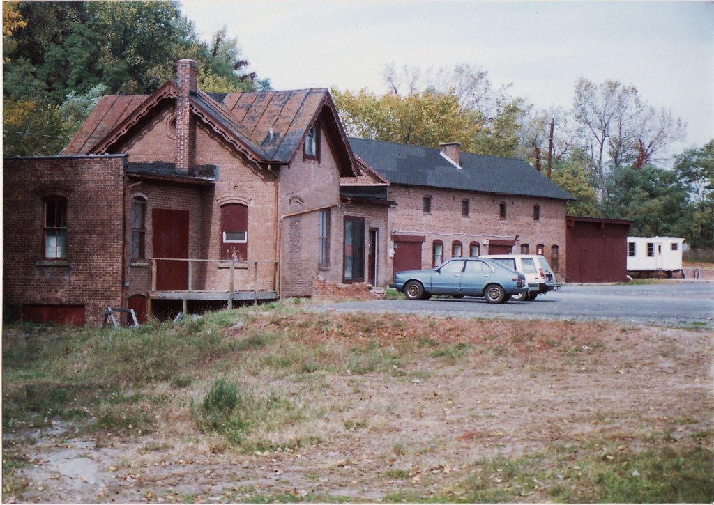 AT THE OLD BRICKYARD IN OCT 1991 A few of the old building… Flickr
