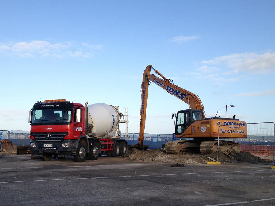 Actros Concrete mixer/Case long reach troberts0 Flickr