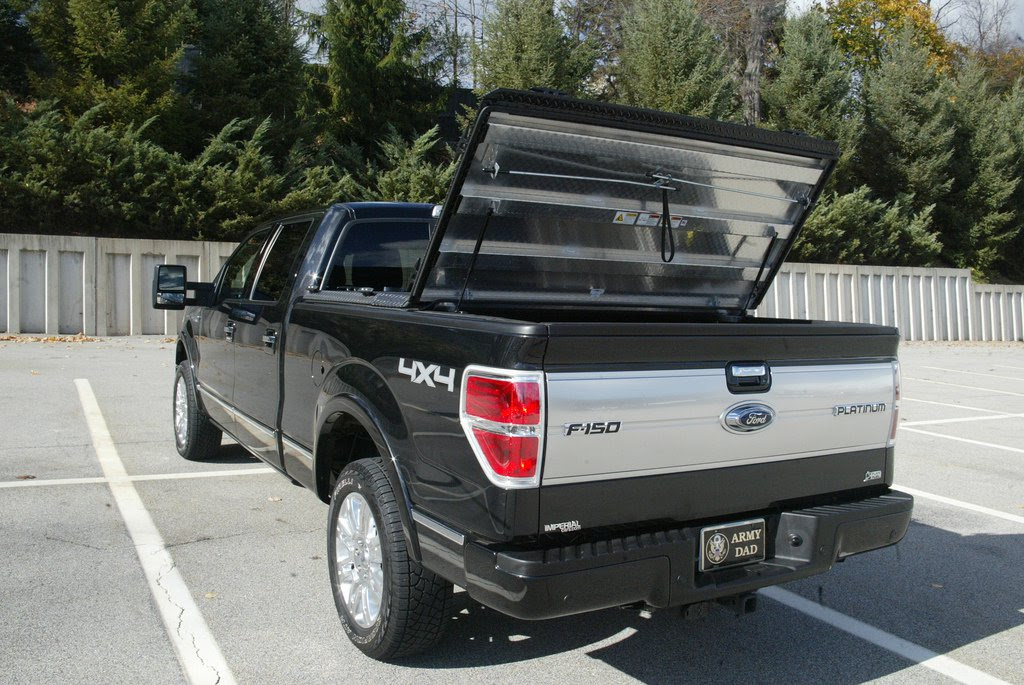 A Heavy Duty Truck Bed Cover On A Ford F150 A DiamondBack … Flickr