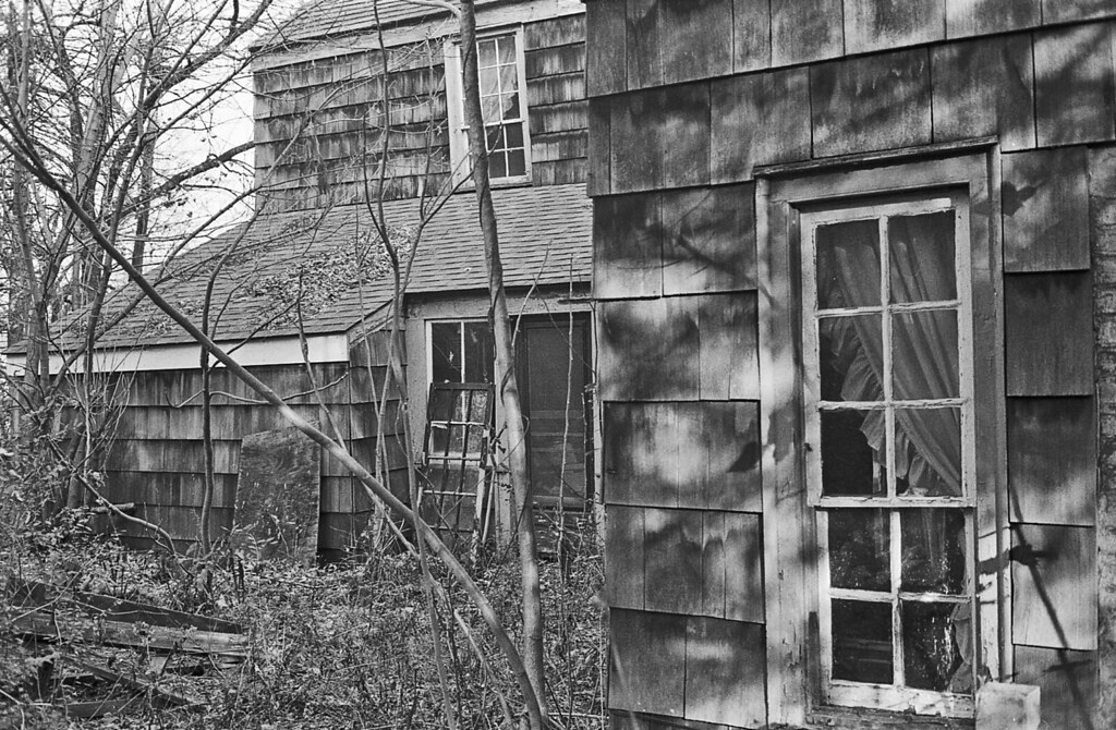 Yelverton's Inn This abandoned structure was a lively inn … Flickr