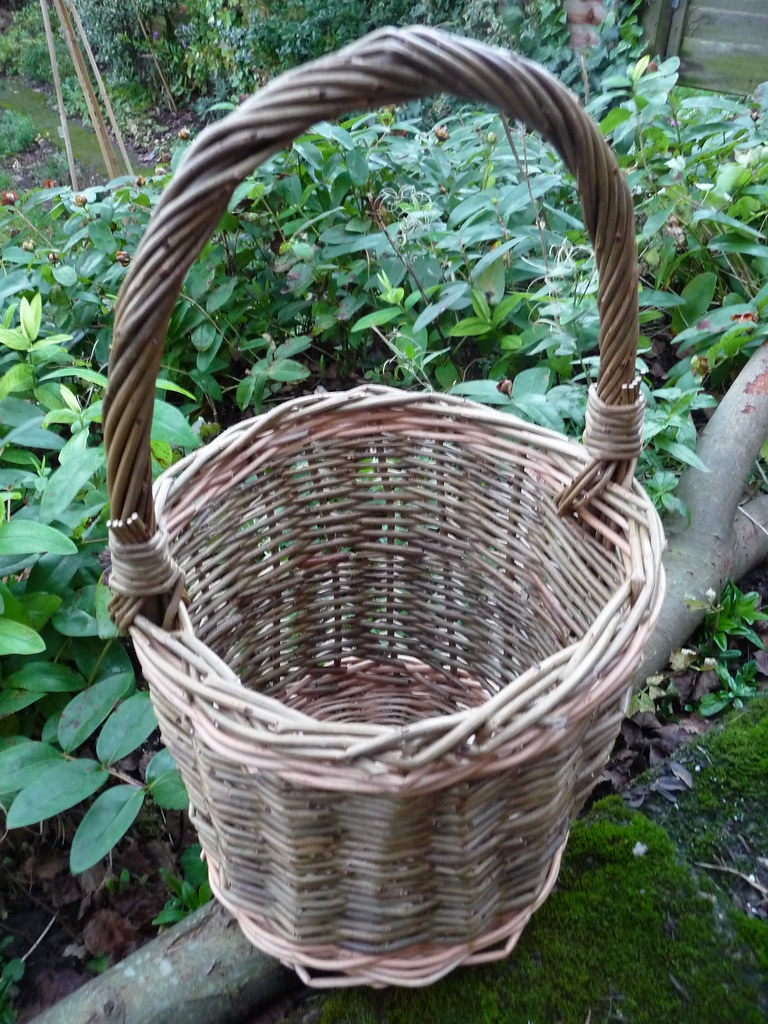 Handmade Willow Basket Find out more on my blog www.engli… Flickr