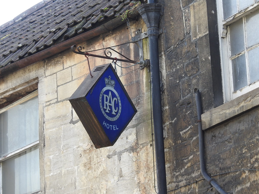 RAC Sign, Swan Hotel, Church Street, Bradford on Avon, Wiu… Flickr