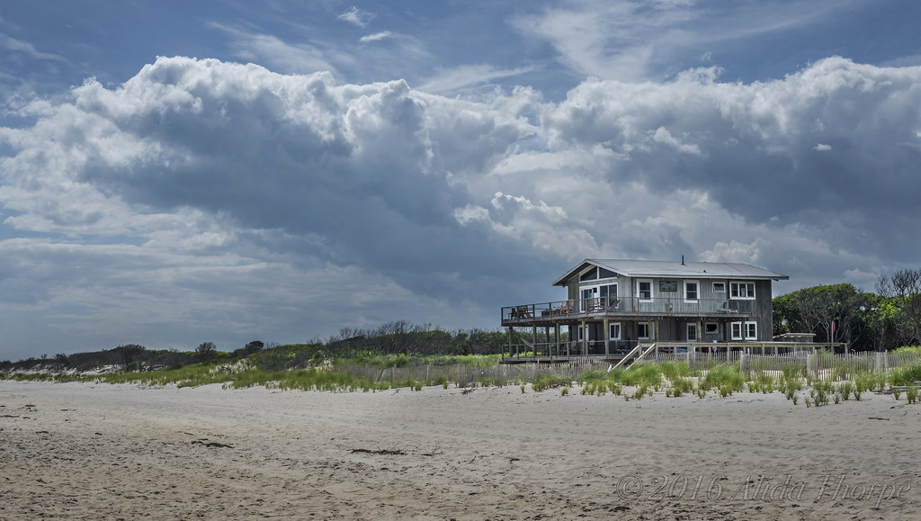 Fifth Walk, Davis Park, Fire Island Last house on 5th Walk… Flickr